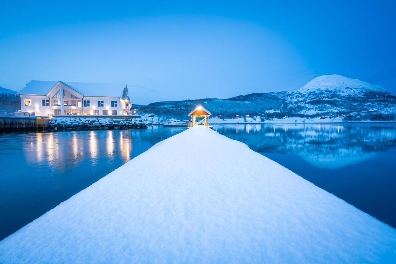 Senja Fjordhotell And Apartments Stonglandseidet Exterior foto