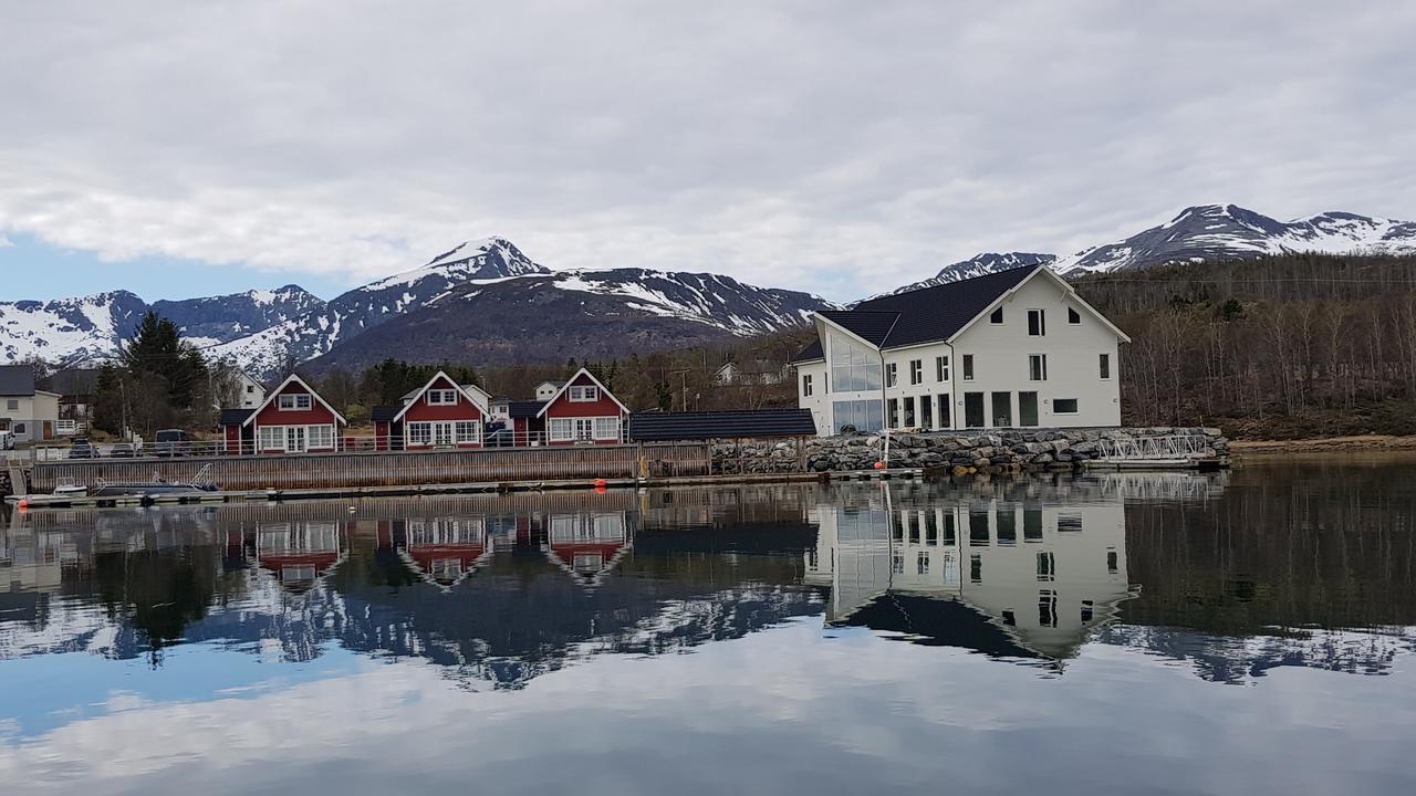 Senja Fjordhotell And Apartments Stonglandseidet Exterior foto